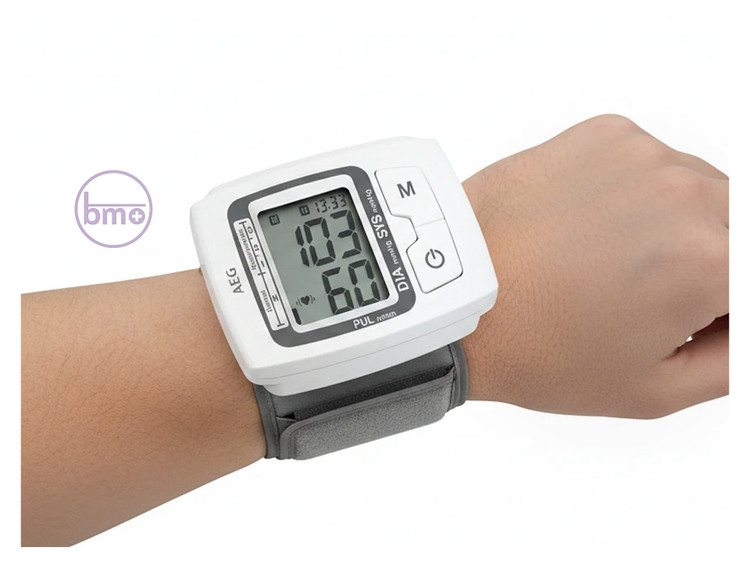 خرید دستگاه فشارسنج دیجیتال مچی در تجهیزات پزشکی بِدمِد